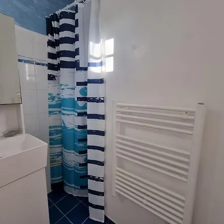 Holiday home Maison Orouet Piscine 4 *